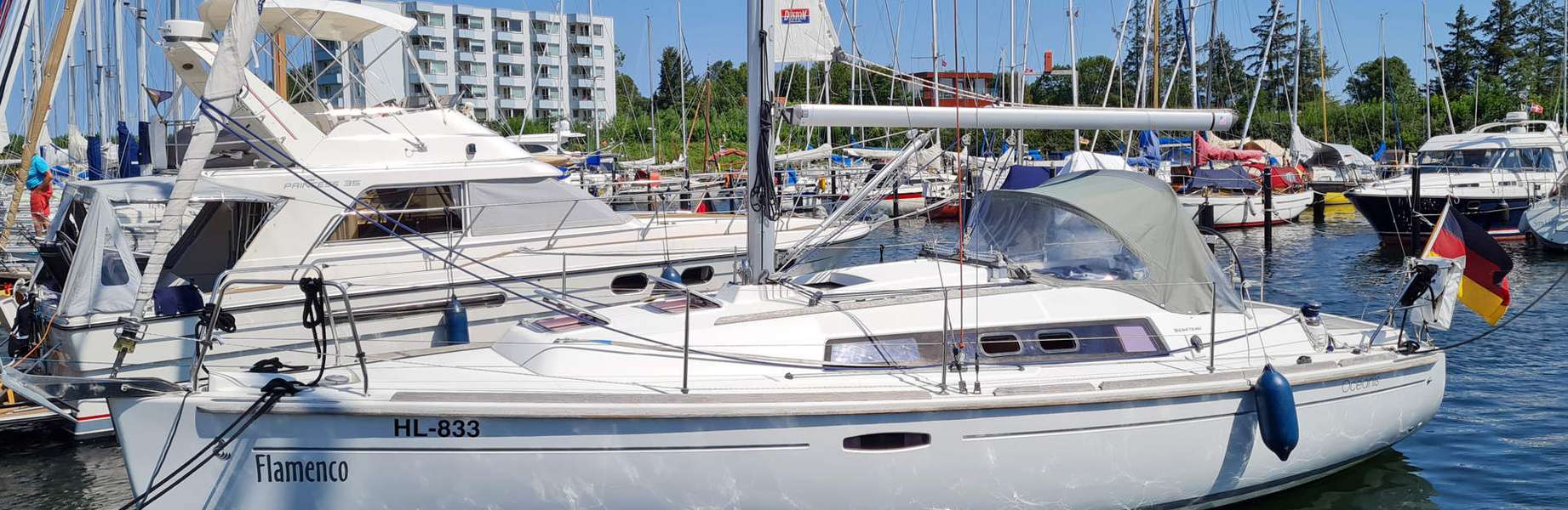 Парусная яхта Oceanis 31