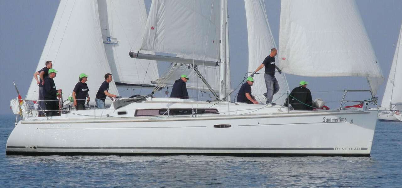 Barca a vela Oceanis 37