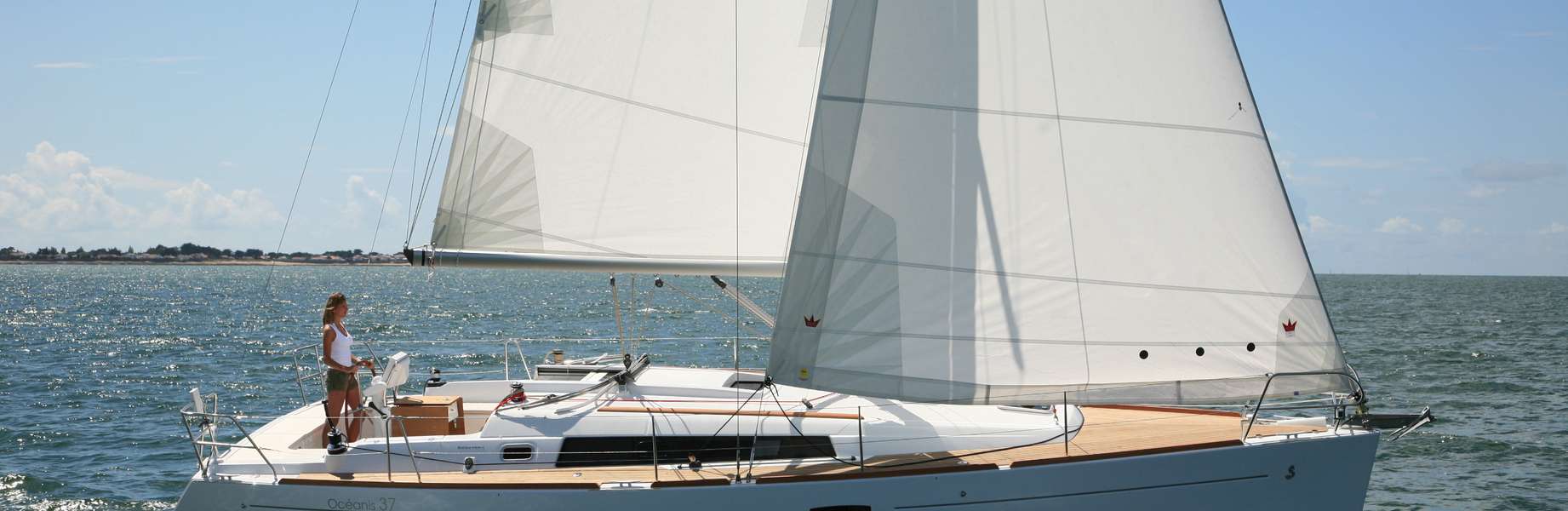 Velero Oceanis 37
