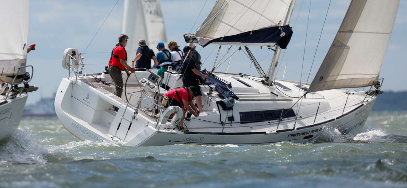 Sailboat Oceanis 37
