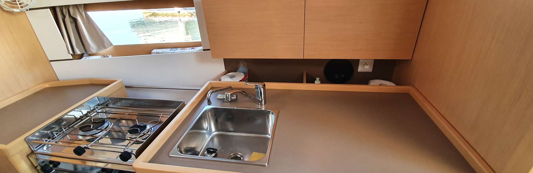 Barca a vela Oceanis 38