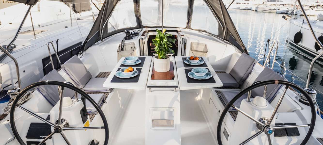 Łódź Żaglowa Oceanis 38.1