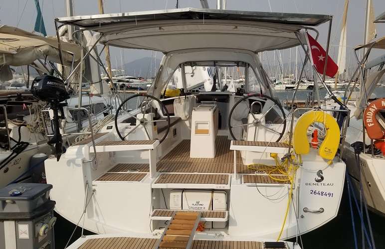 Sailboat Oceanis 38.1