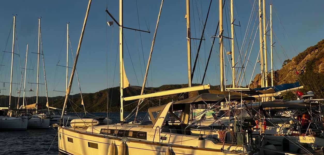 Парусная яхта Oceanis 38.1