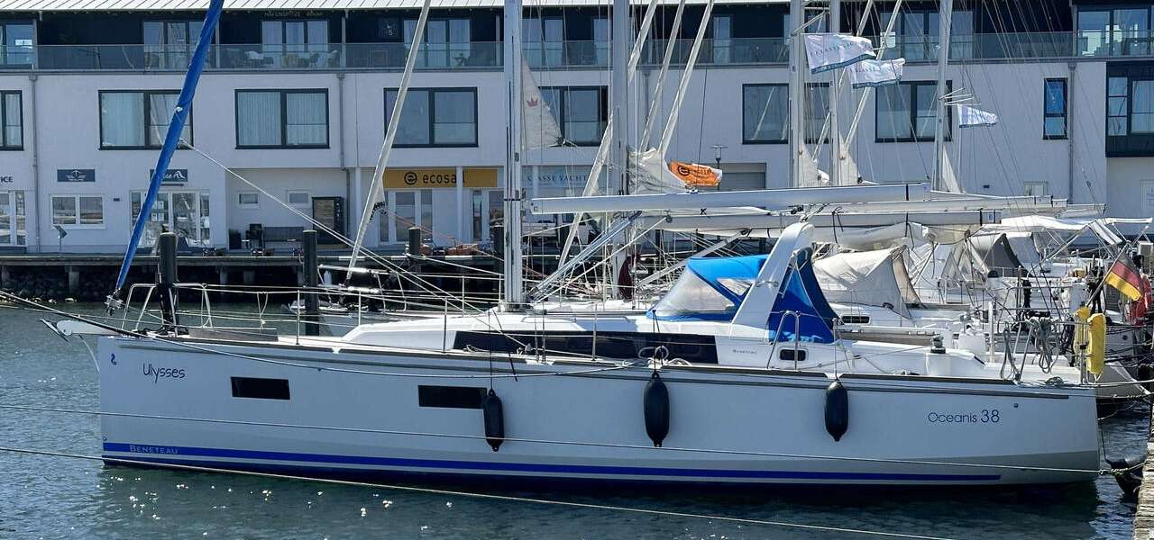 Segelboot Oceanis 38