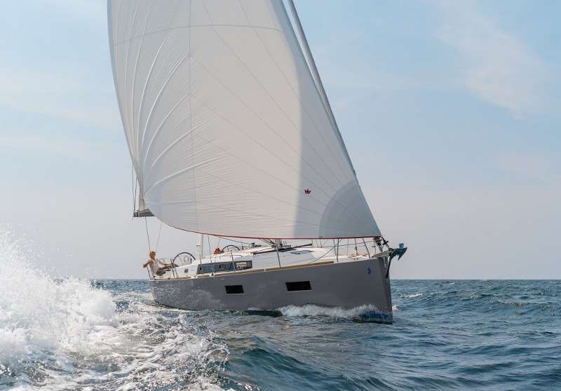 Sailboat Oceanis 38