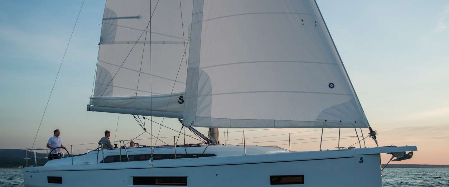 Sailboat Oceanis 40.1