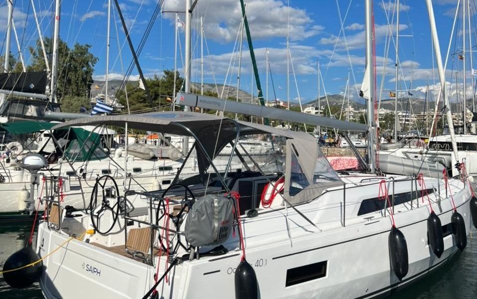 Sailboat Oceanis 40.1