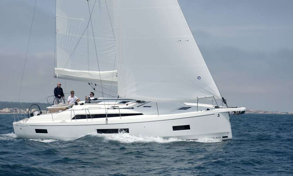 Sailboat Oceanis 40.1