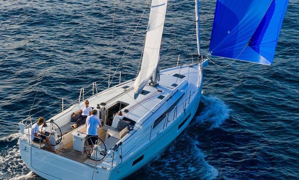 Sailboat Oceanis 40.1