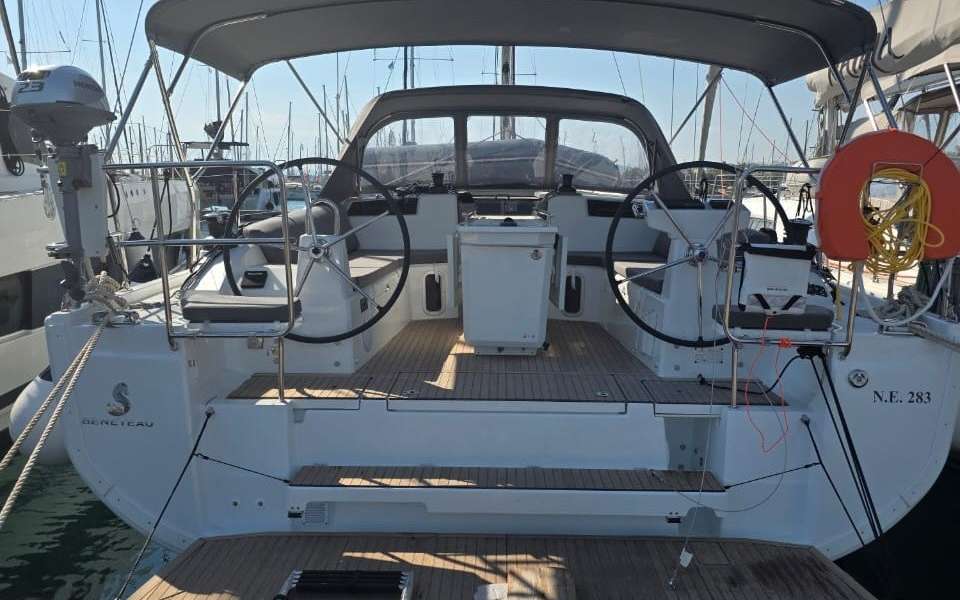 Парусная яхта Oceanis 40.1