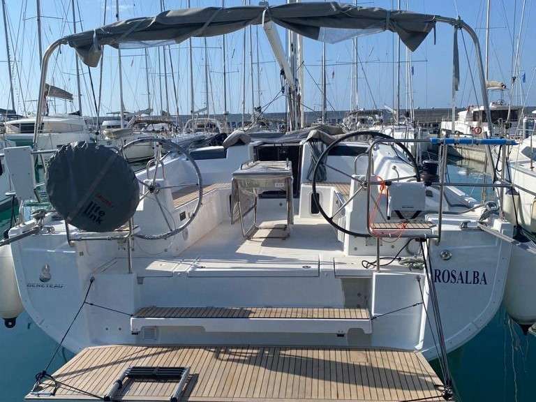 Sailboat Oceanis 40.1
