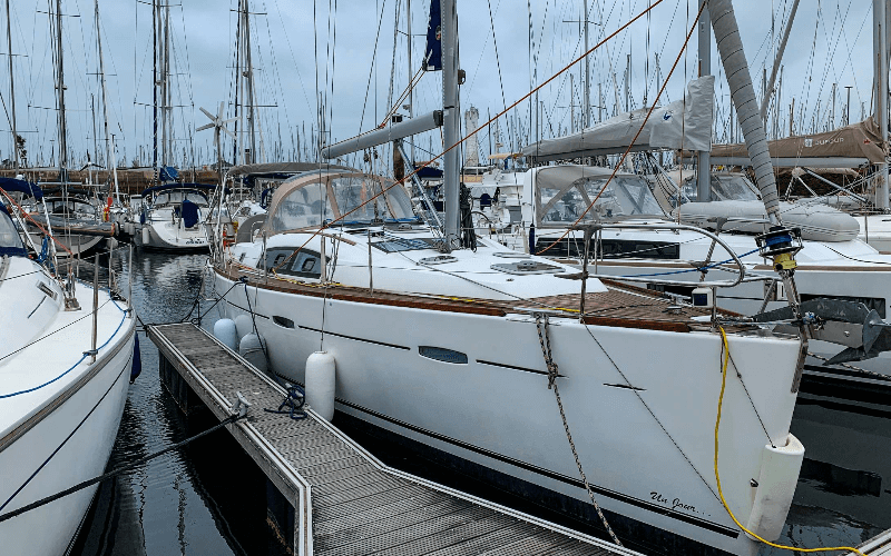 Sailboat Oceanis 40