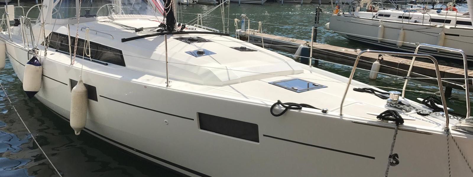 Парусная яхта Oceanis 41.1