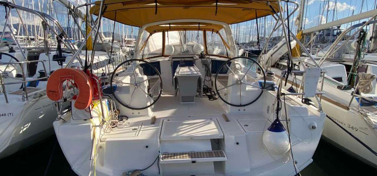 Sailboat Oceanis 41.1