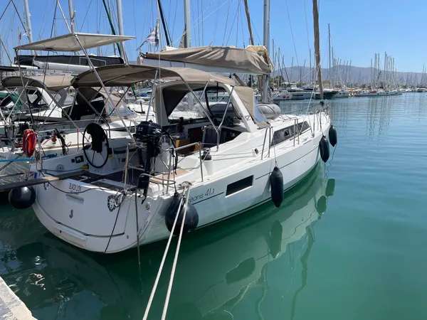 Парусная яхта Oceanis 41.1