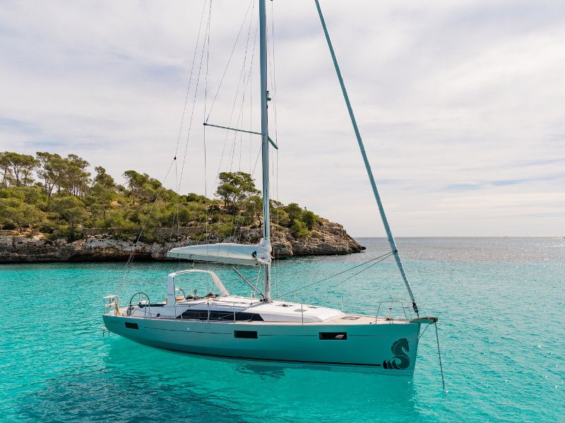 Парусная яхта Oceanis 41.1