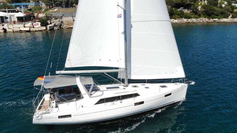Sailboat Oceanis 41.1
