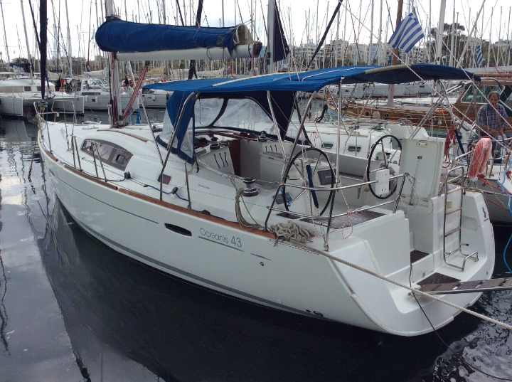 Sailboat Oceanis 43