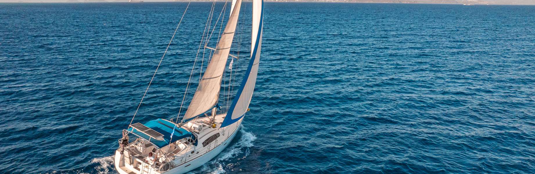 Sailboat Oceanis 43