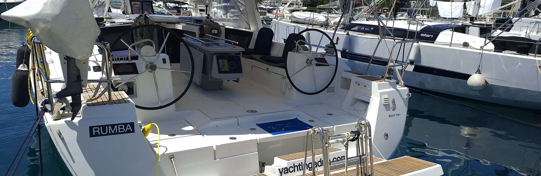 Sailboat Oceanis 45