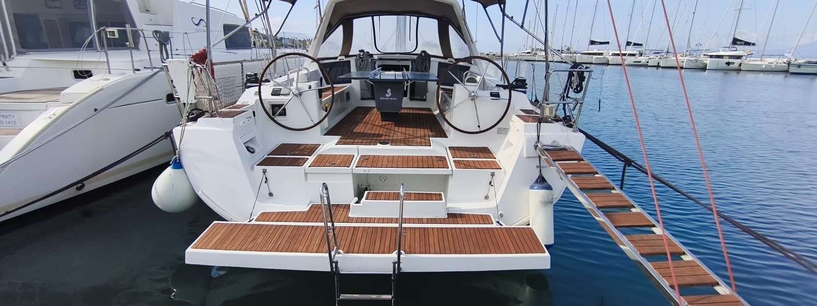 Sailboat Oceanis 45