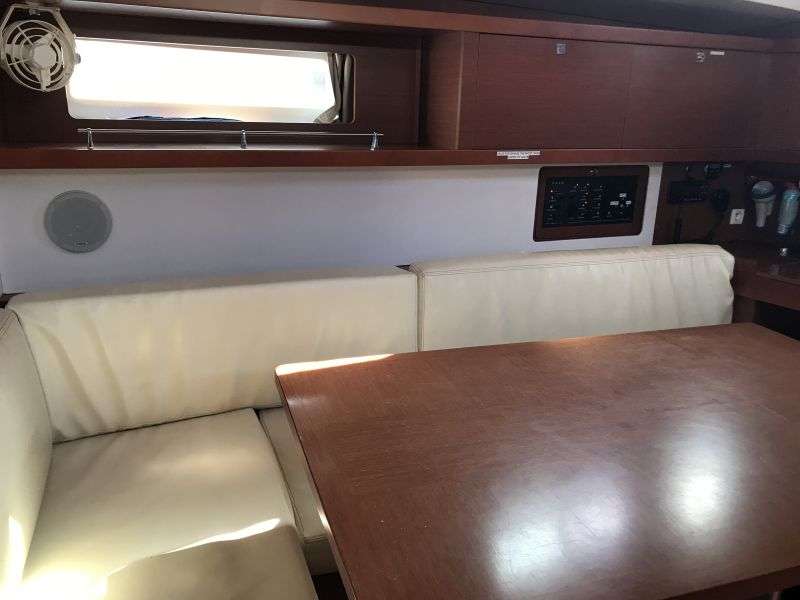Barca a vela Oceanis 45