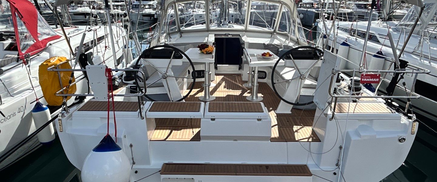 Velero Oceanis 47