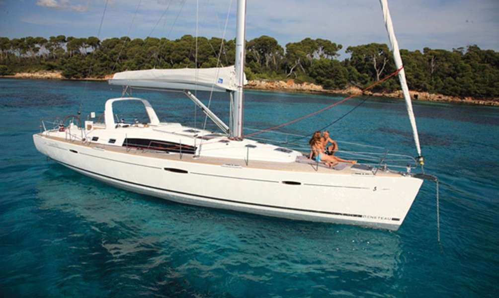 Sailboat Oceanis 50 Family