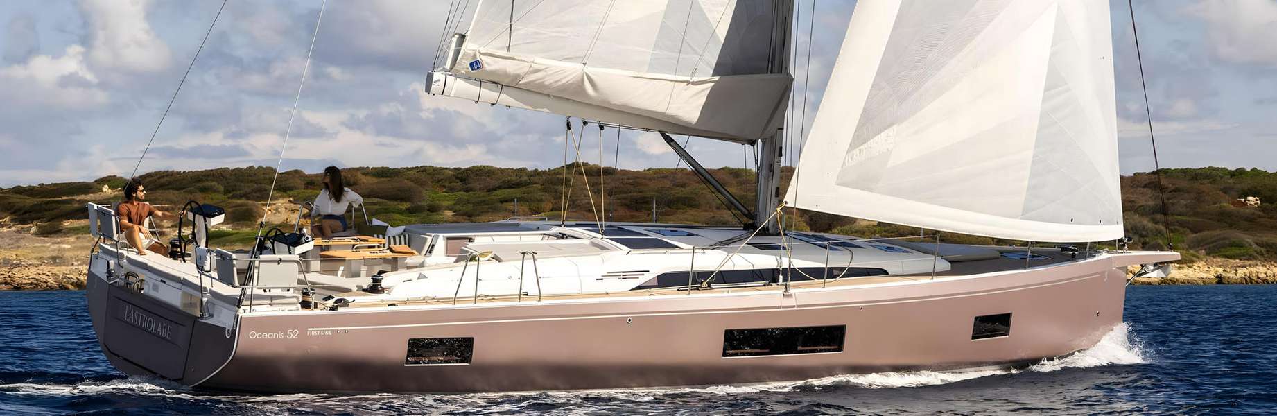 Velero Oceanis 52
