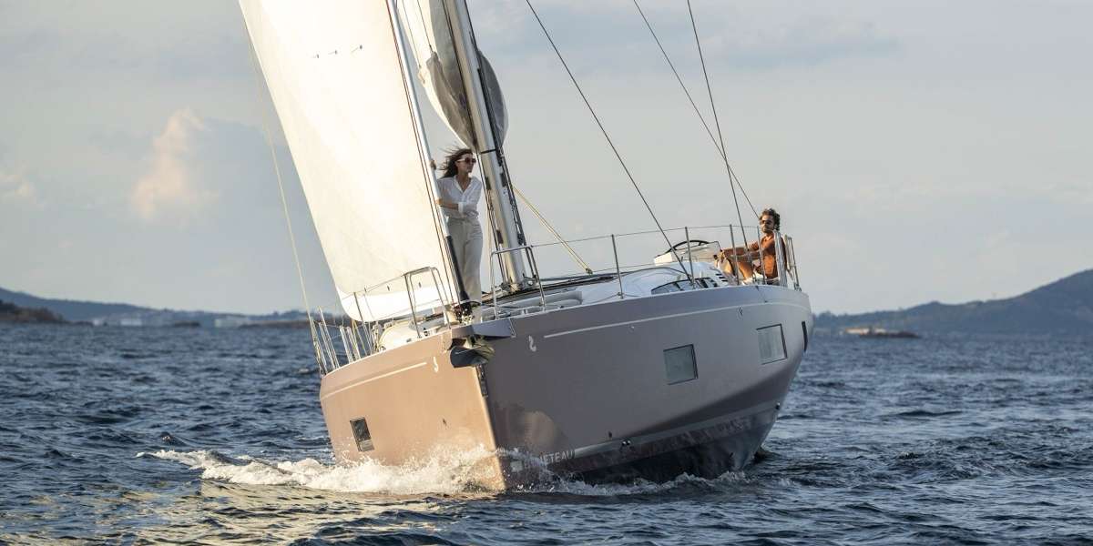 Парусная яхта Oceanis 52