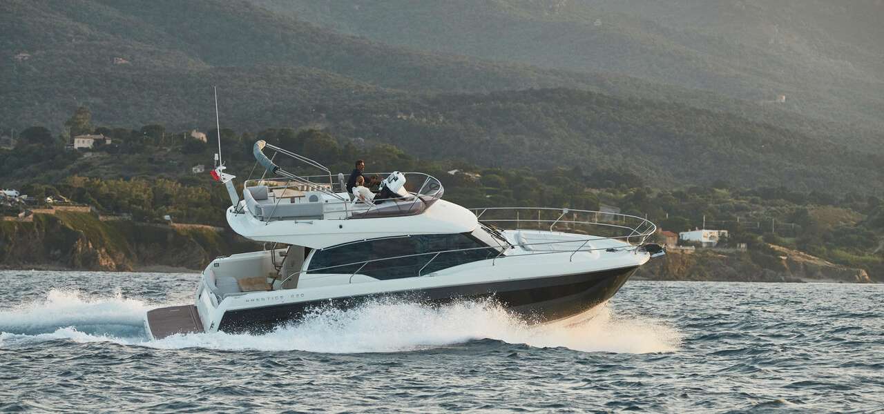 Motorboot Prestige 420 Fly