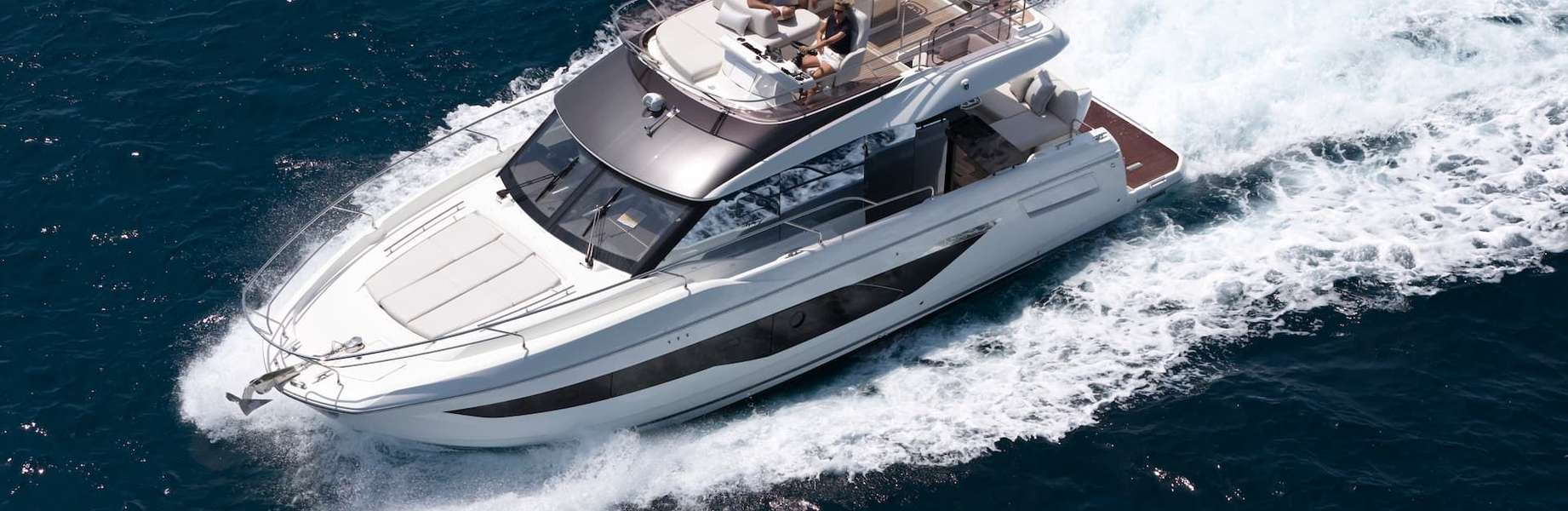 Motor boat Prestige F4.3