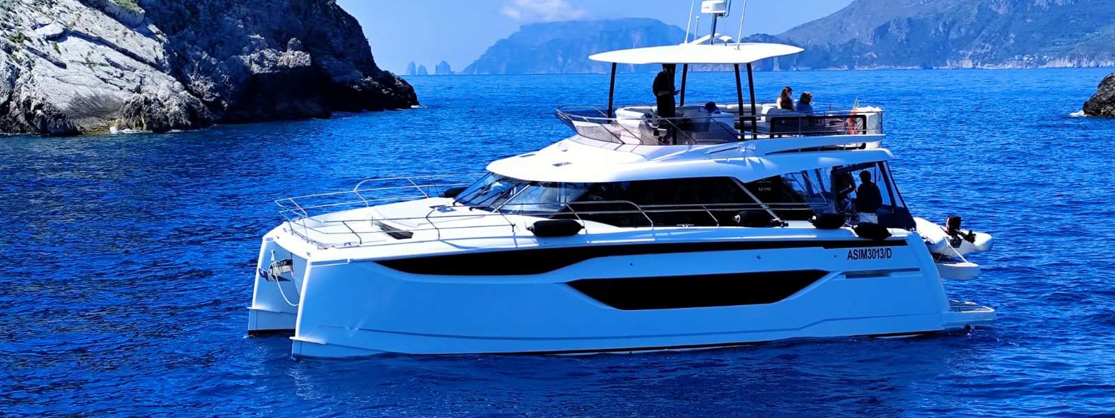 Catamarán a Motor Prestige M48