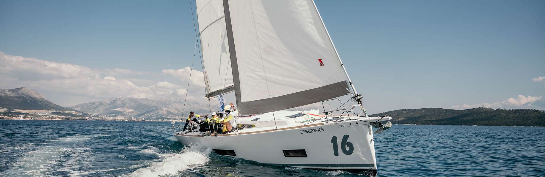 Sailboat Salona 46