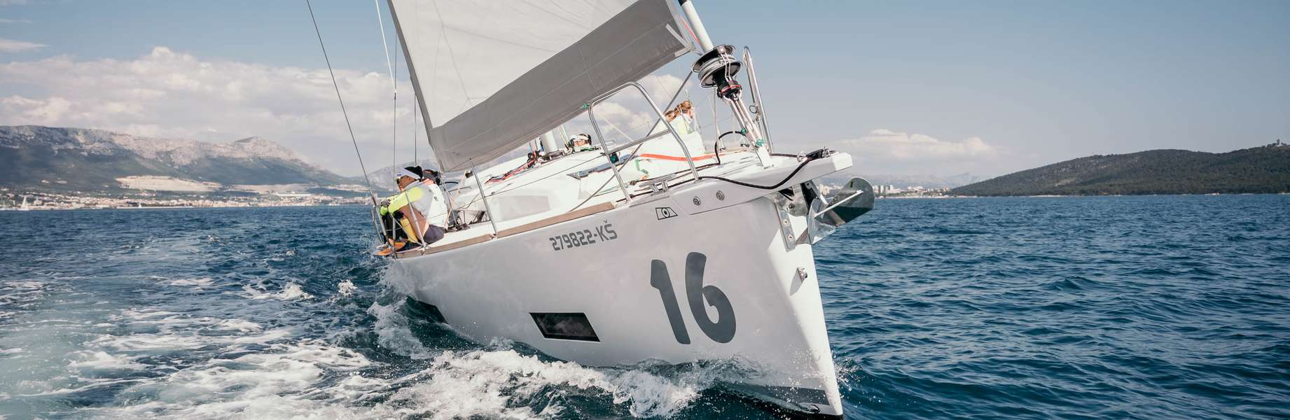 Sailboat Salona 46