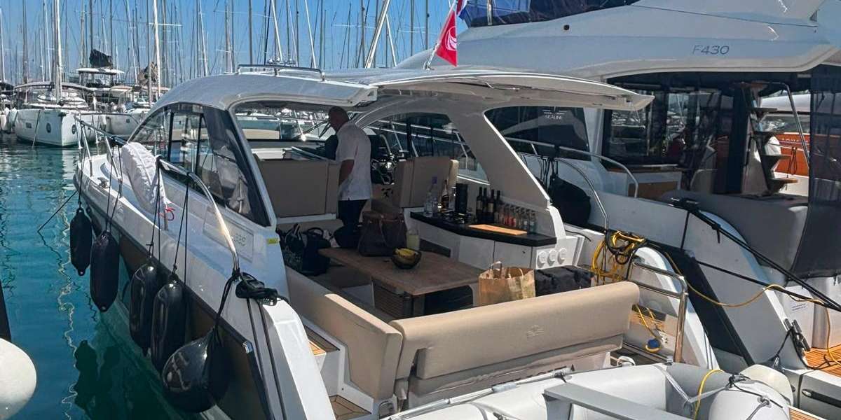 Łódź Motorowa Sealine S335
