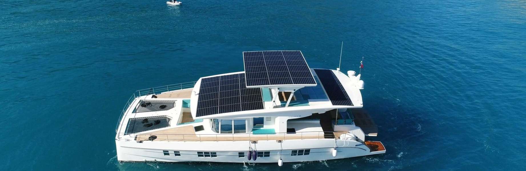 Catamarán a Motor Serenity 64