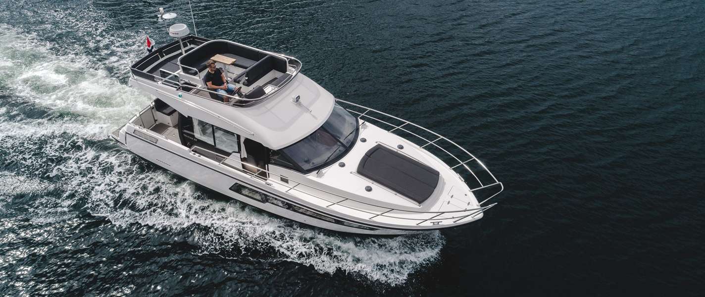 Bateaux à moteur Skilso 39 fly