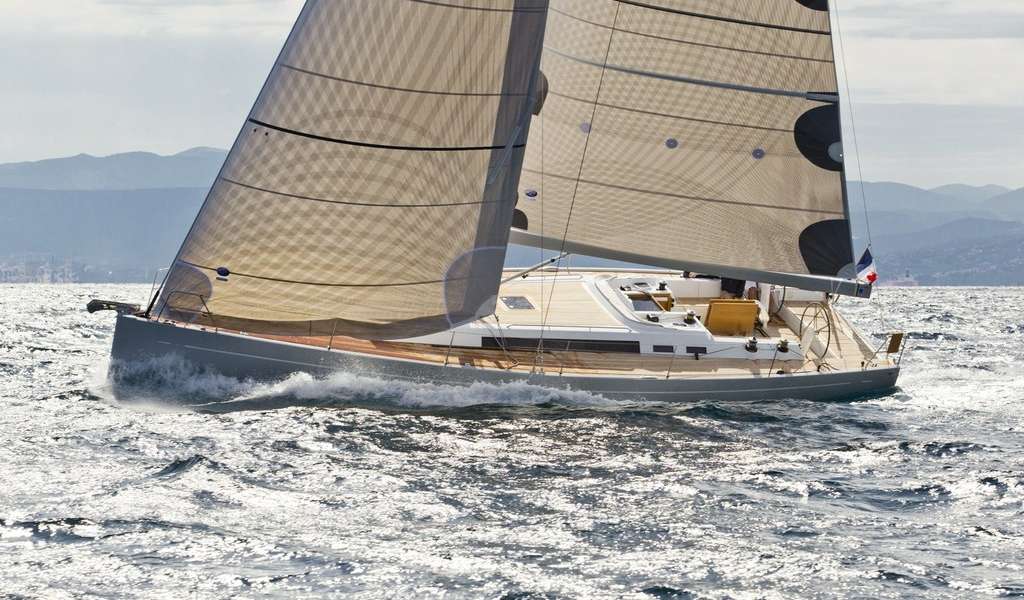 Velero Solaris 44