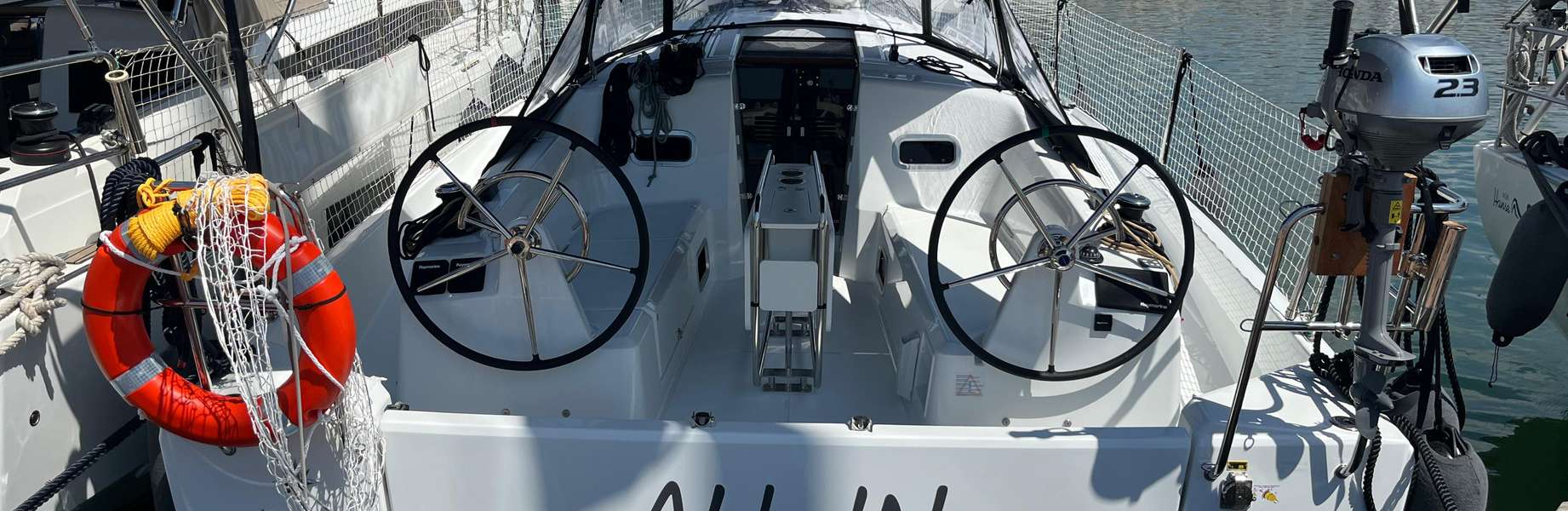 Sailboat Sun Odyssey 350