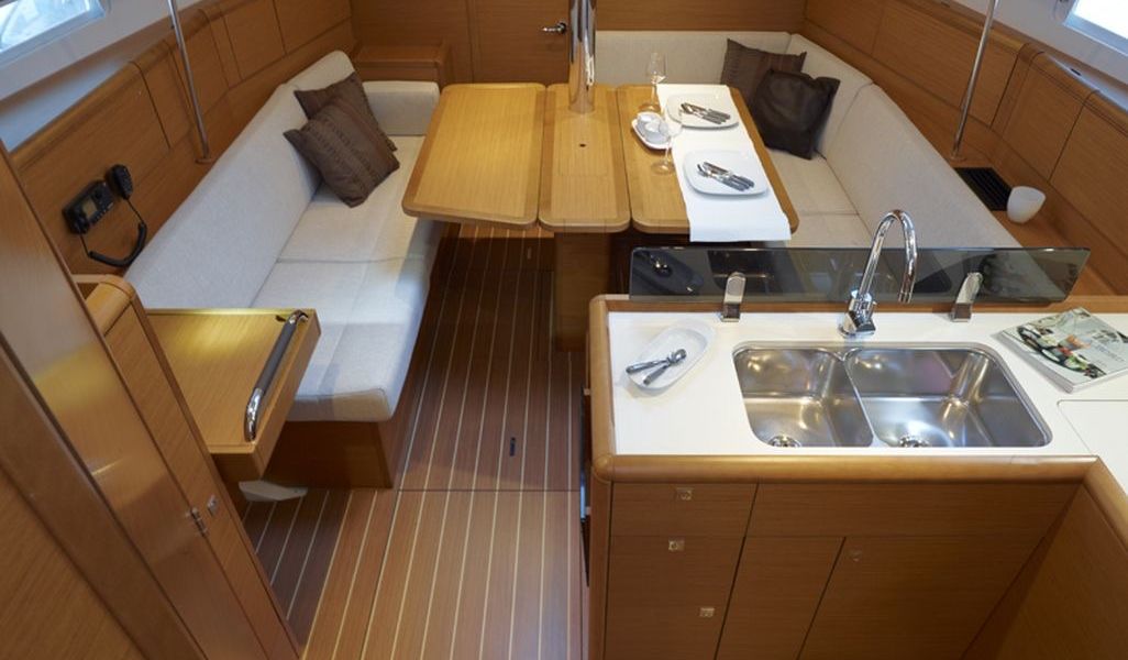 Velero Sun Odyssey 379