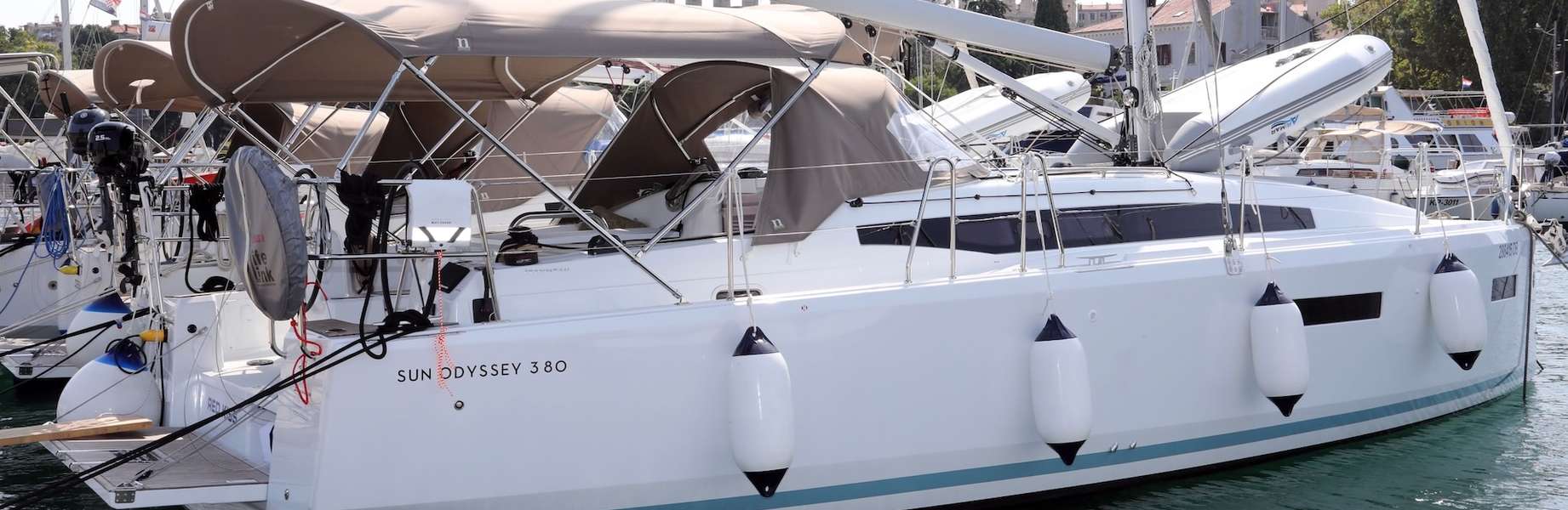 Парусная яхта Sun Odyssey 380