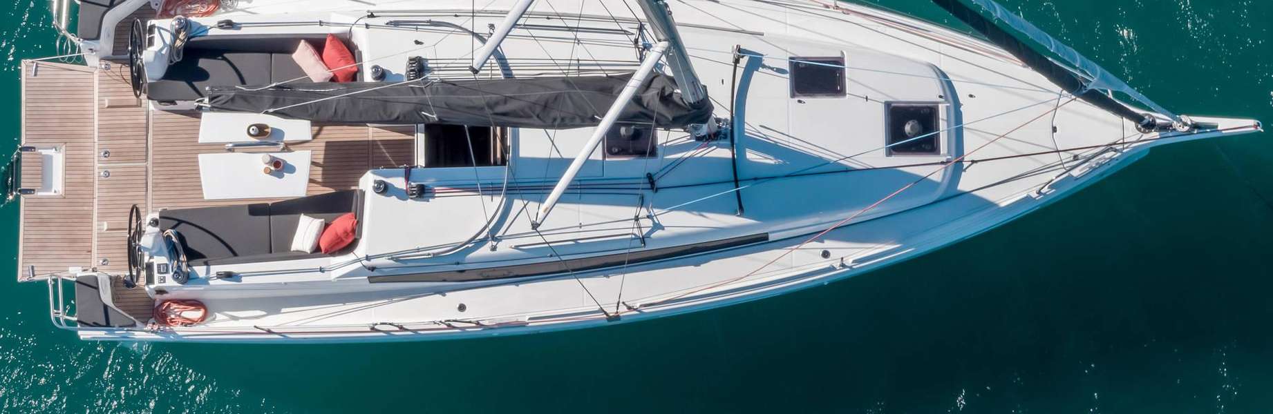 Парусная яхта Sun Odyssey 380