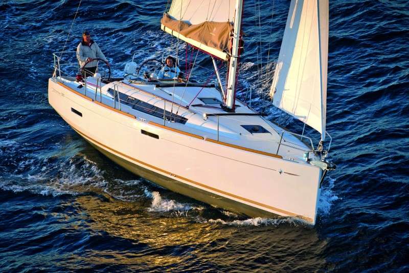 Sailboat Sun Odyssey 389