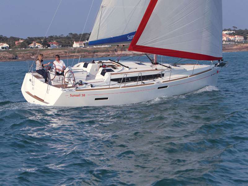 Łódź Żaglowa Sun Odyssey 389