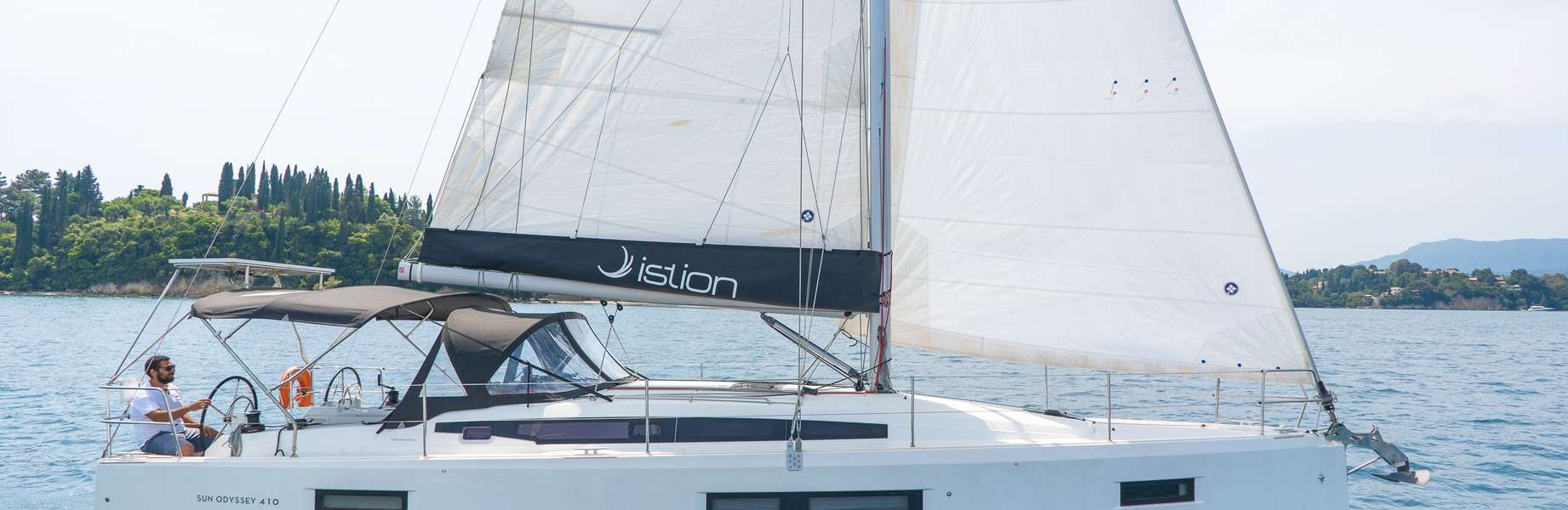 Sailboat Sun Odyssey 410