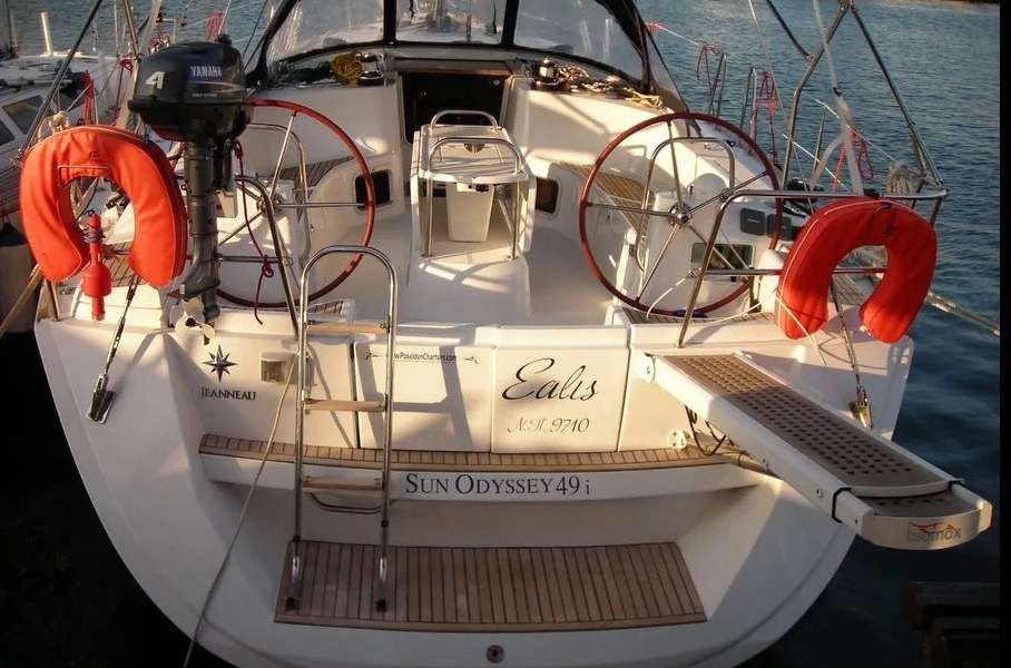 Парусная яхта Sun Odyssey 49i