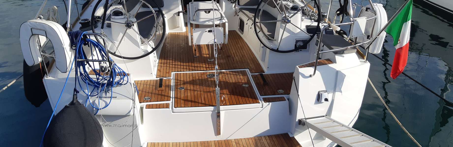 Sailboat Sun Odyssey 519