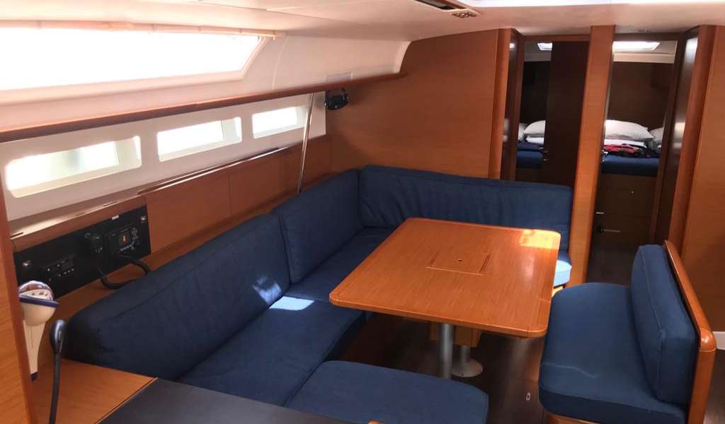 Sailboat Sun Odyssey 519